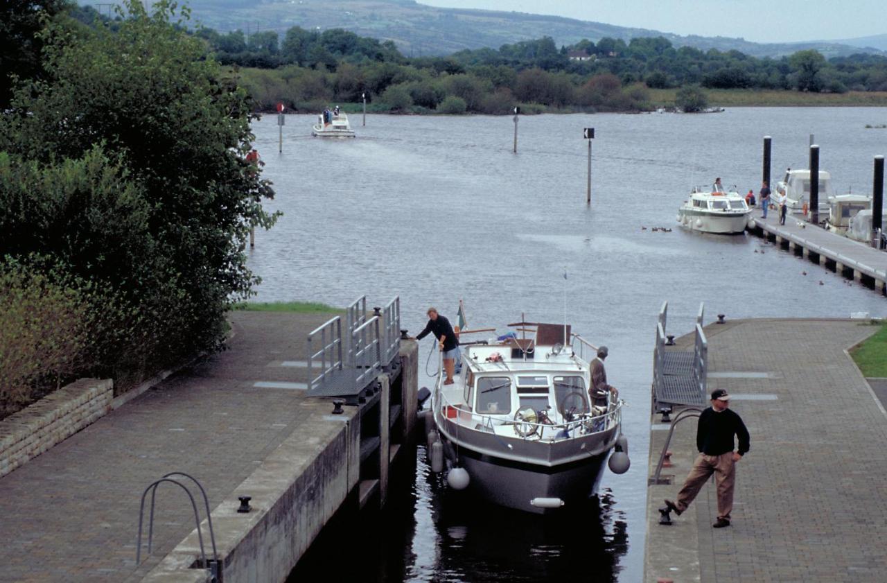 Lough Allen Hotel & Spa ドラムシャンボ エクステリア 写真